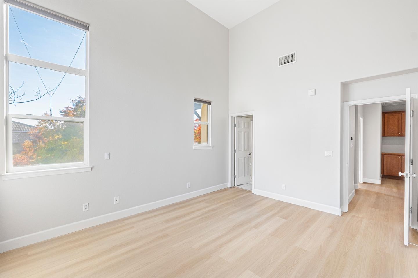 2102 Klassen Way San Jose, CA 95131 - Photo 24 of 31 an empty room with windows and closet