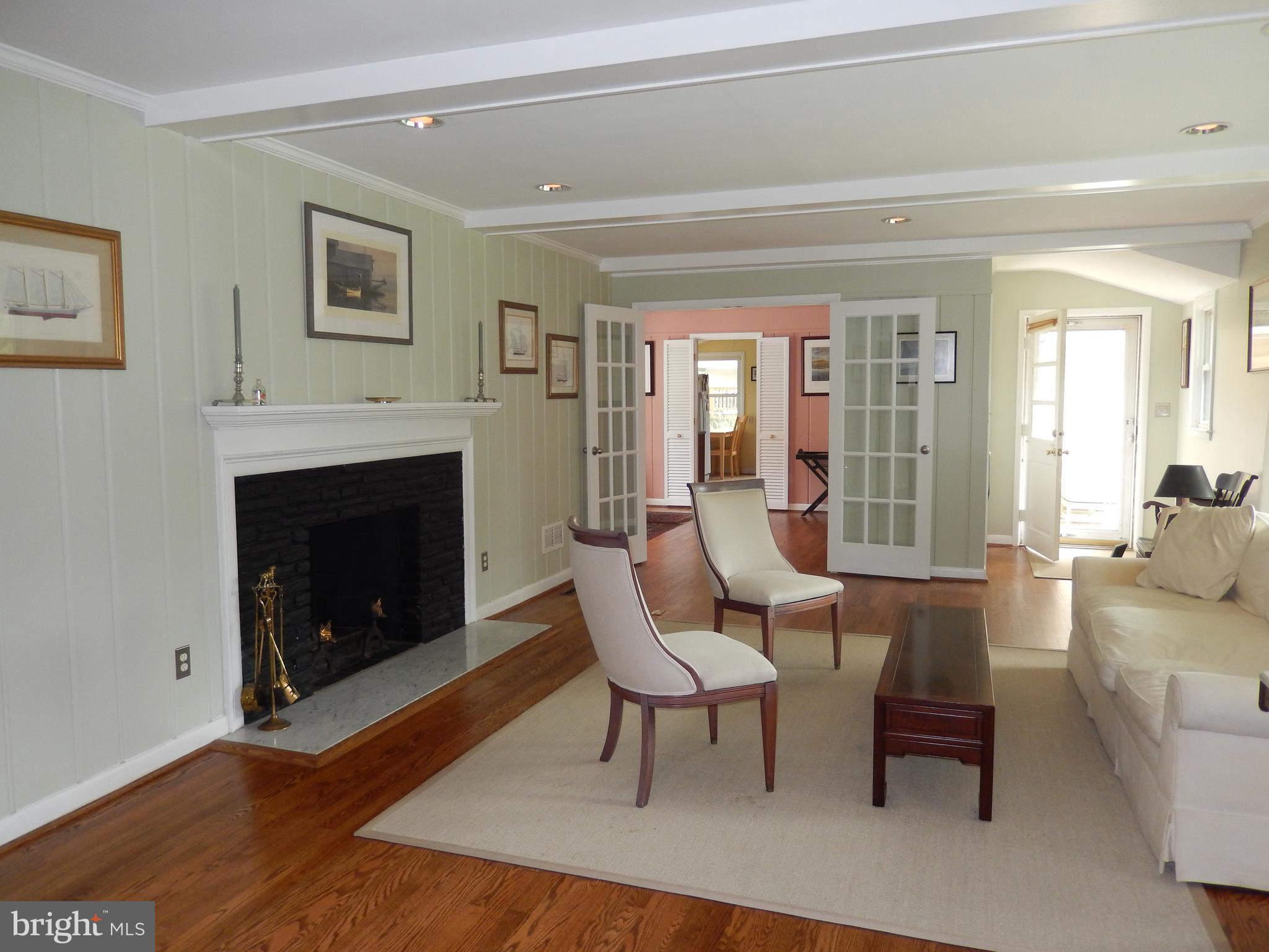 1211 Culvert Road Baltimore, MD 21286 - Photo 3 of 8 Living Room