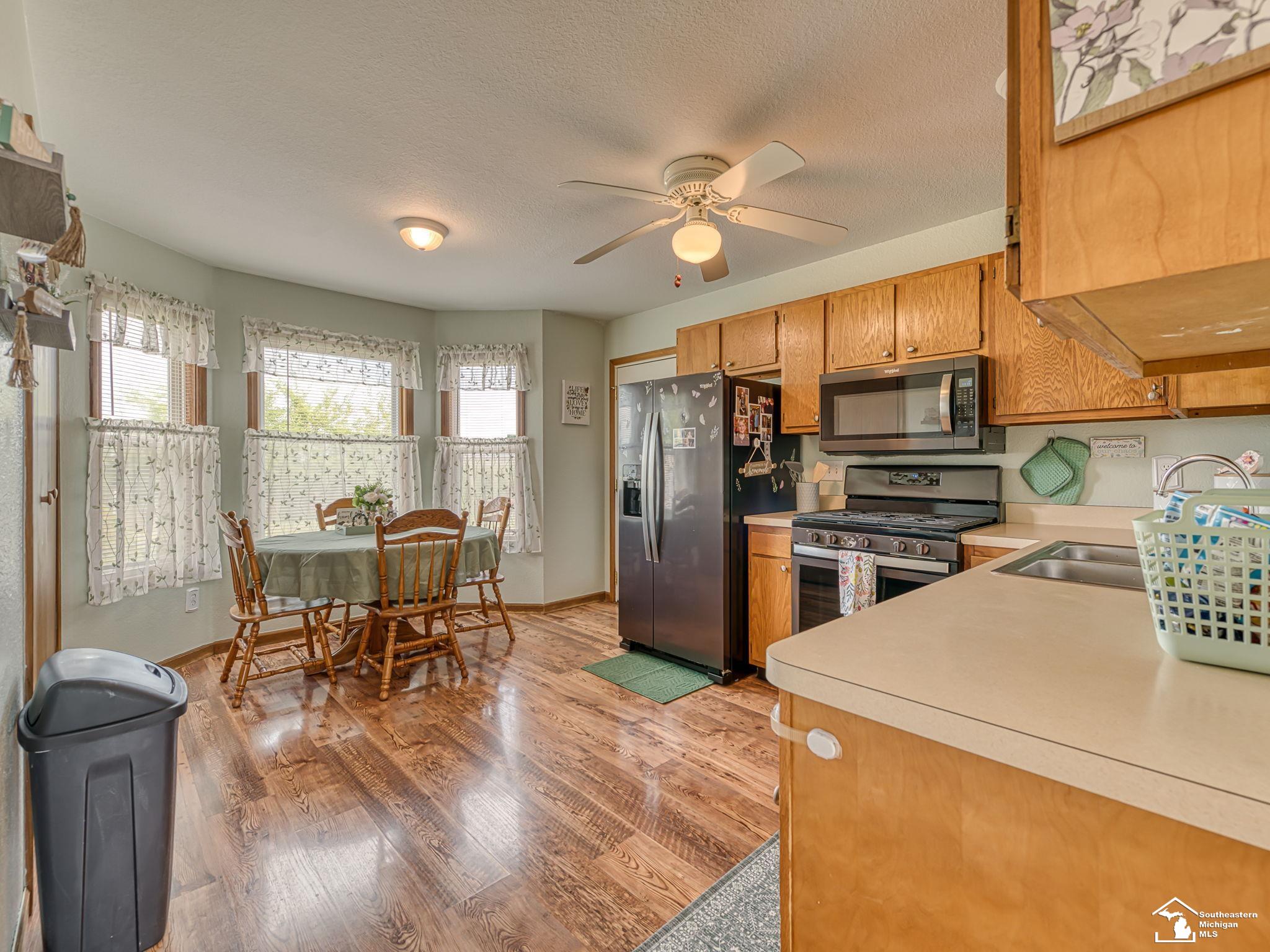 5957 Trombley Road Newport, MI 48166 - Photo 8 of 30 50218051-1675af97-0efe-4e69-aecc-a7a1708be43b.JPG