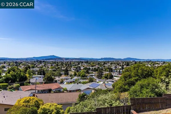 $988,000 | 687 Sonoma Street, Richmond, CA 94805