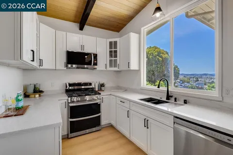 $988,000 | 687 Sonoma Street, Richmond, CA 94805