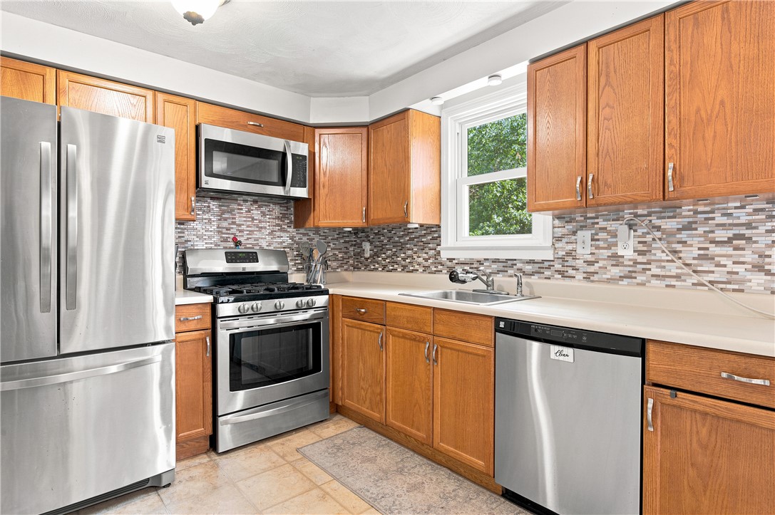 265 Old County Road Smithfield, RI 02917 - Photo 8 of 40
