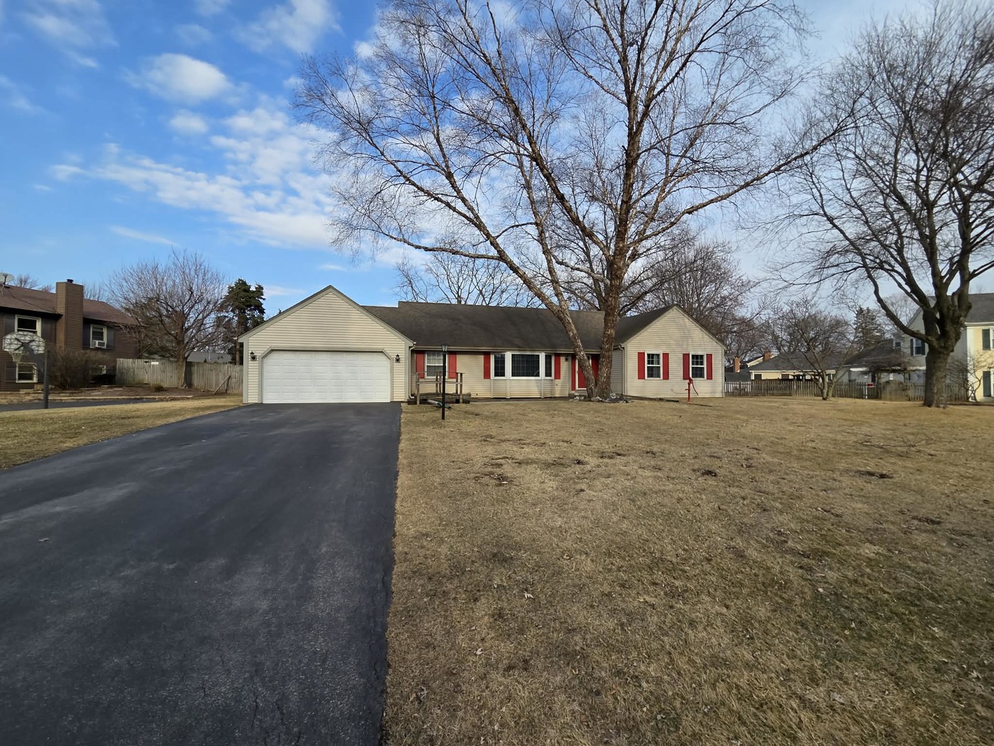 1092 Woodland Hills Road Batavia, IL 60510 - Photo 2 of 3 a view of house with street