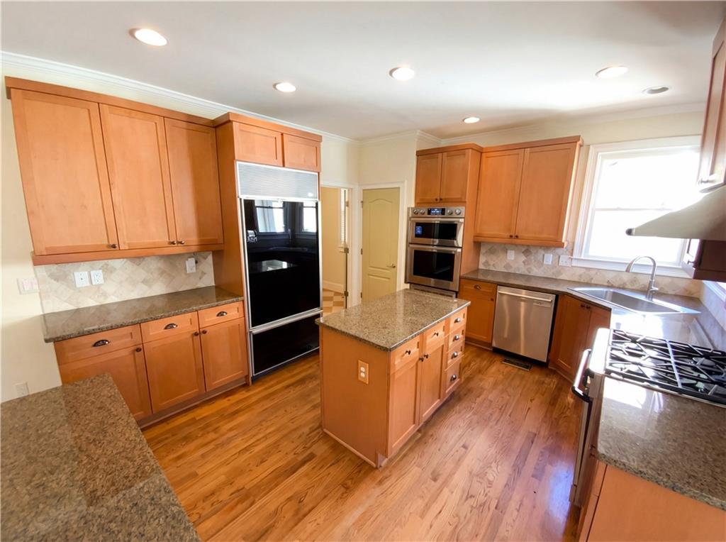 122 Griffin Way Canton, GA 30115 - Photo 2 of 42