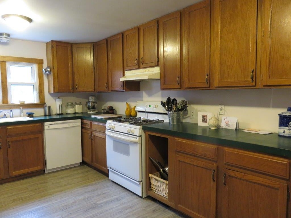 109 West Farms Road Canaan, NH 03741 - Photo 3 of 36