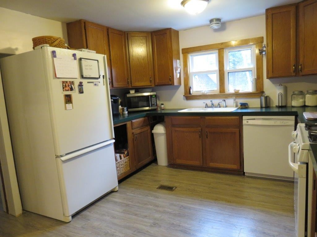109 West Farms Road Canaan, NH 03741 - Photo 5 of 36