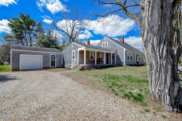 $705,000 | 586 A Front Street, Marion, MA 02738