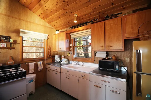$350,000 | 6565 White Pine Lane, Gilbert, MN 55741