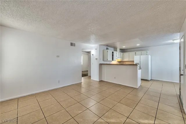 $1,095 | 1961 Cosmic Drive, Unit 195, Las Vegas, NV 89115