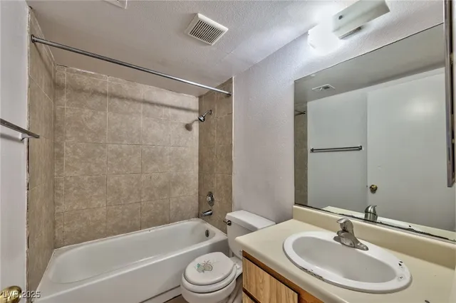 $1,095 | 1961 Cosmic Drive, Unit 195, Las Vegas, NV 89115