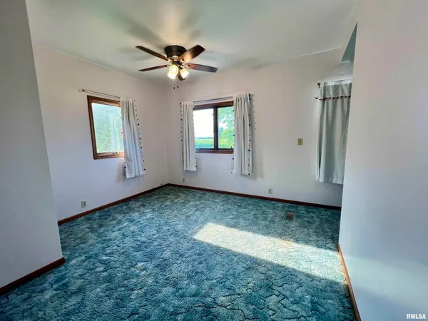 $300,000 | 18316 266th Street West, Illinois City, IL 61259