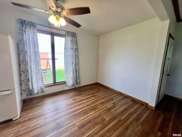 $300,000 | 18316 266th Street West, Illinois City, IL 61259