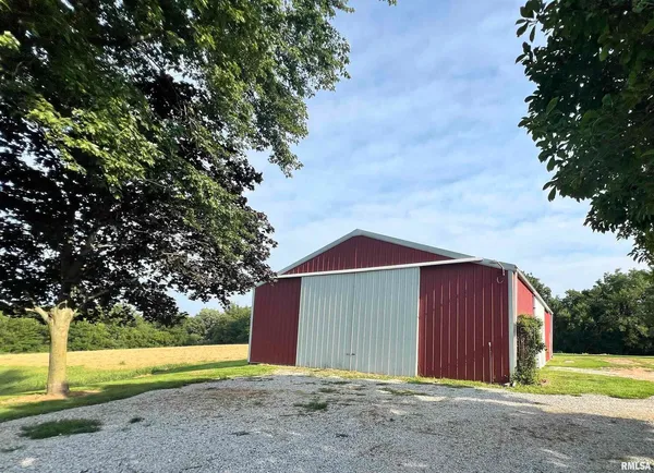 $300,000 | 18316 266th Street West, Illinois City, IL 61259