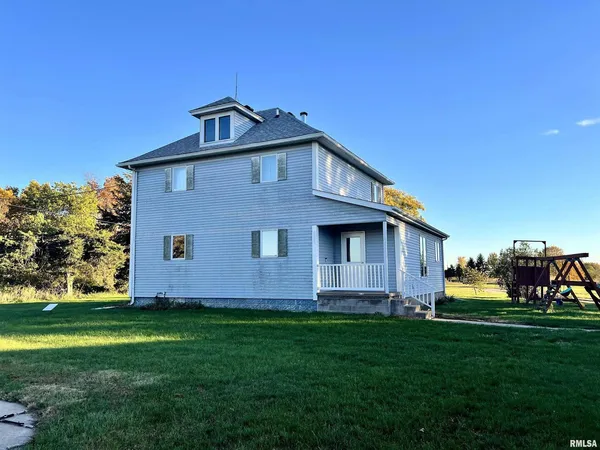 $300,000 | 18316 266th Street West, Illinois City, IL 61259