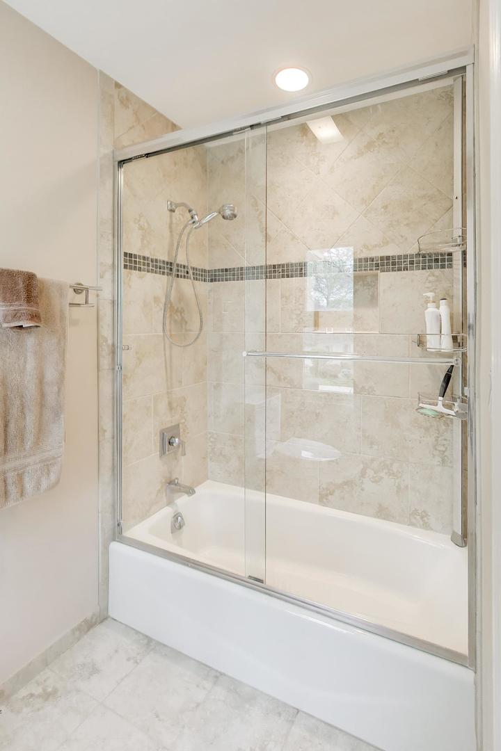 2302 Lisa Court Rolling Meadows, IL 60067 - Photo 28 of 46