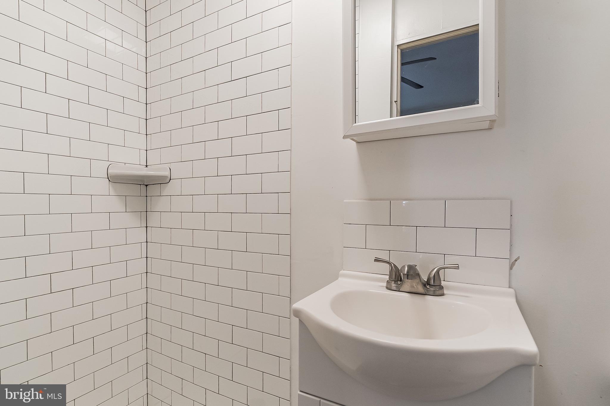 105 Ripka Street Philadelphia, PA 19127 - Photo 8 of 19