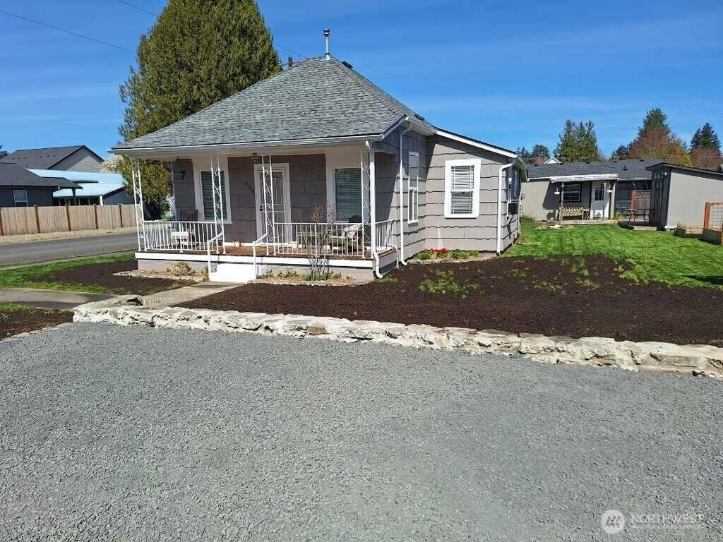 450 Cedar Street Toledo, WA 98591 - Photo 38 of 38 a front view of a house with a yard