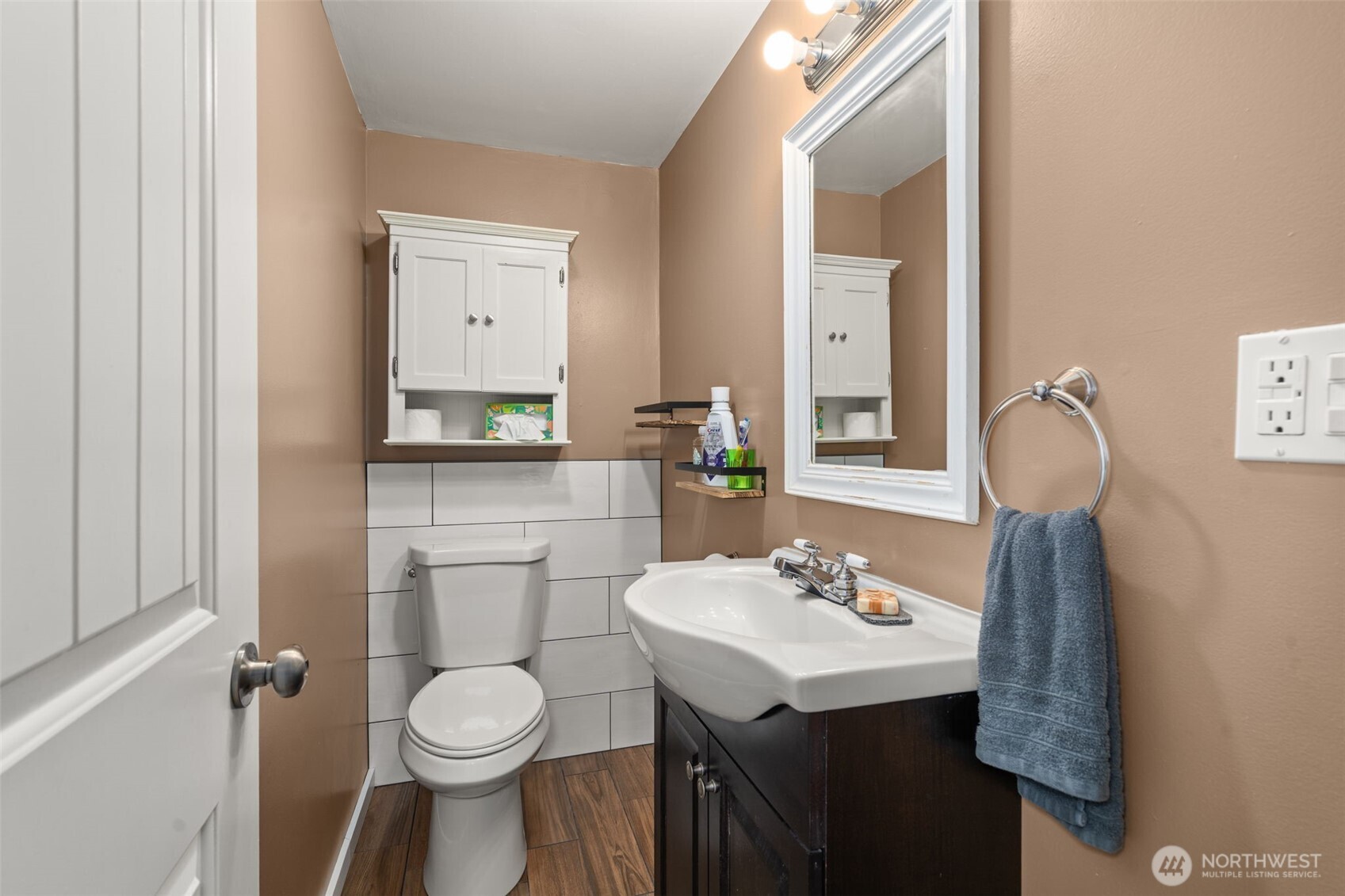 450 Cedar Street Toledo, WA 98591 - Photo 8 of 38 a bathroom with a sink toilet and mirror