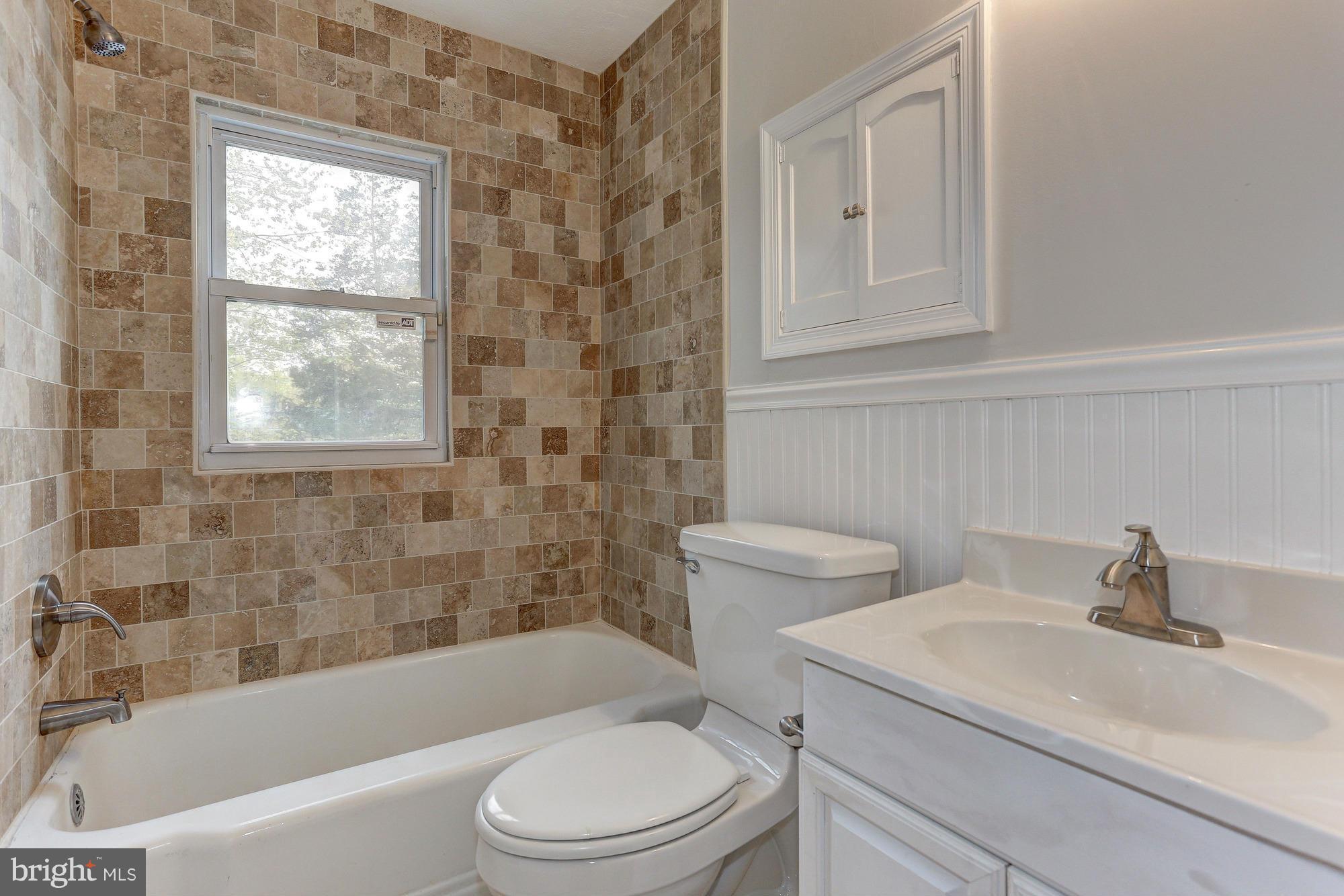 10600 Inwood Avenue Silver Spring, MD 20902 - Photo 21 of 30 Bath