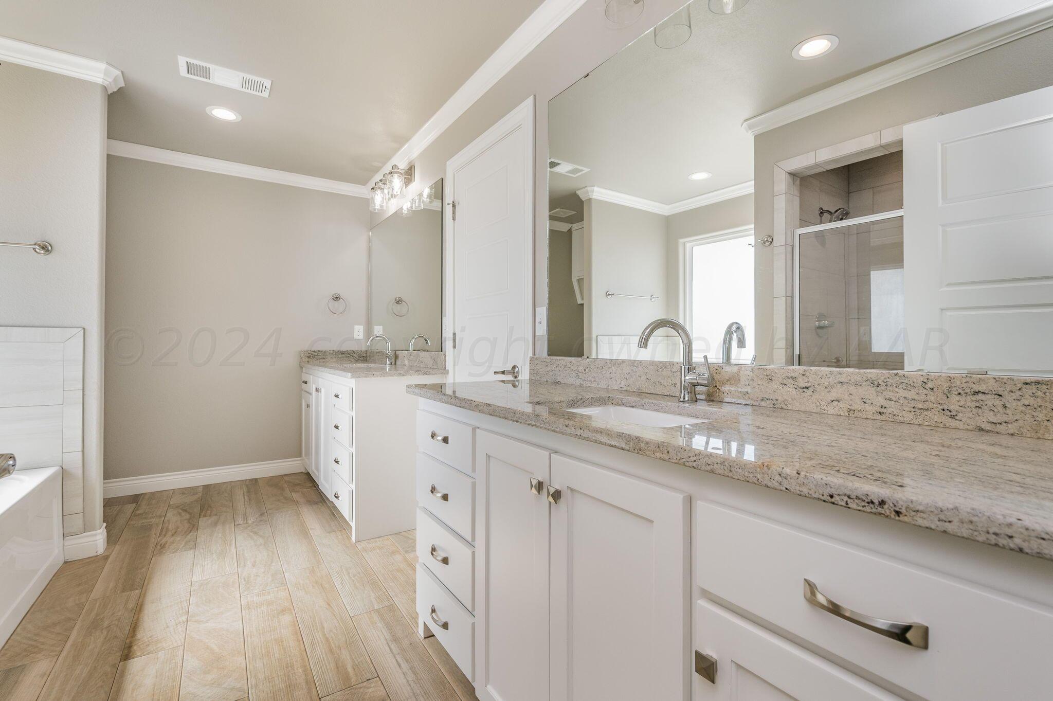 5350 South Blessen Road Amarillo, TX 79119 - Photo 17 of 29 Master Bathroom