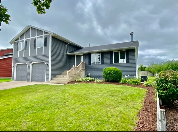 $330,000 | 202 North Bridge Road, DeKalb, IL 60115