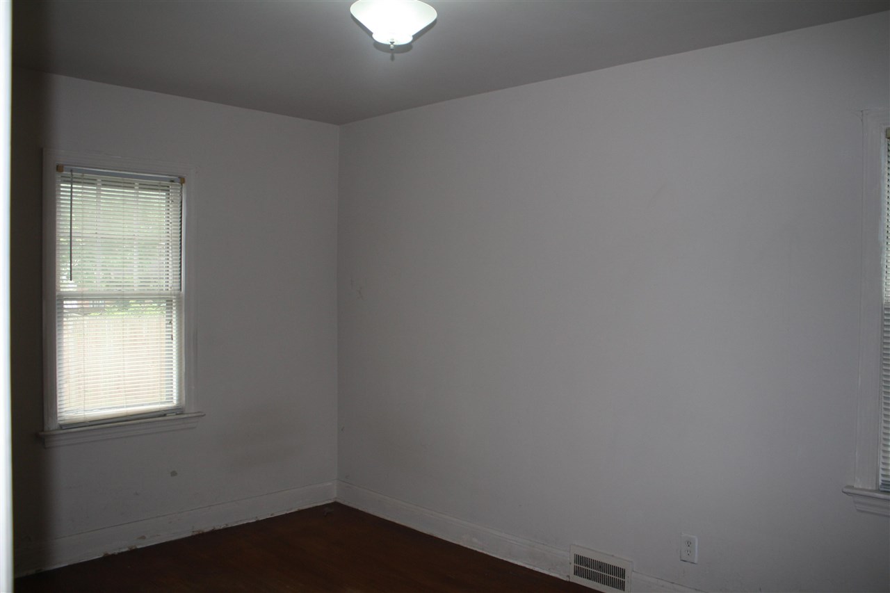 2114 Pierce Street Flint, MI 48503 - Photo 17 of 41