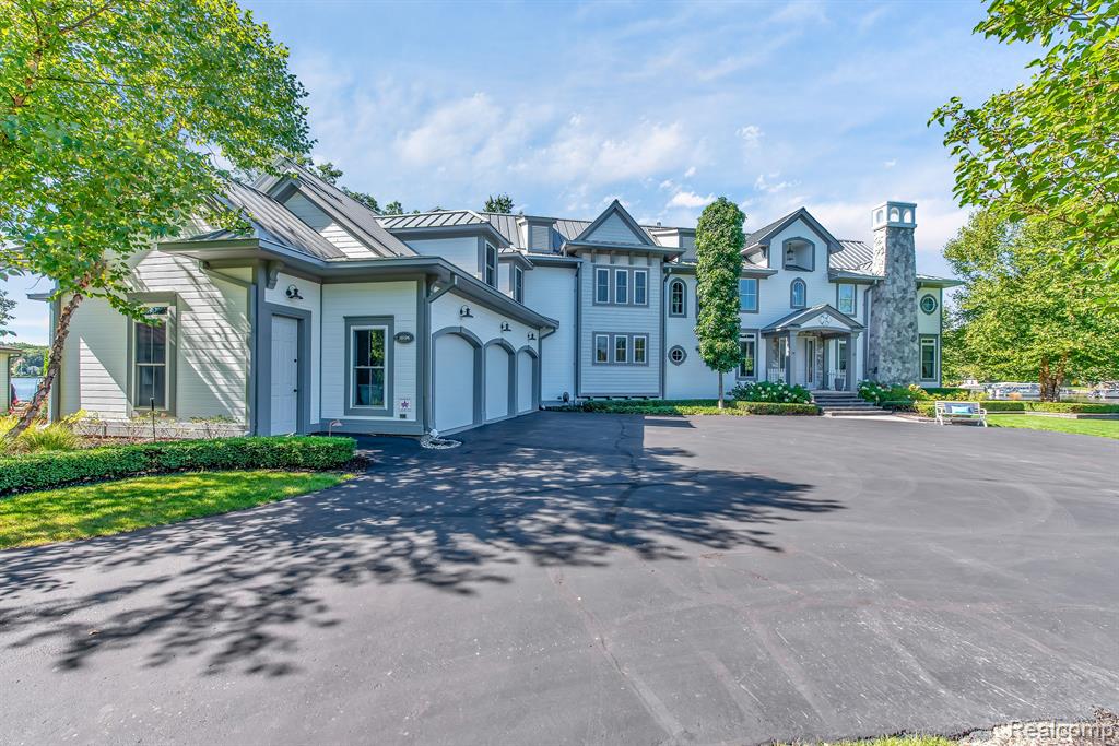 10196 Buhl Road Pinckney, MI 48169 - Photo 13 of 55