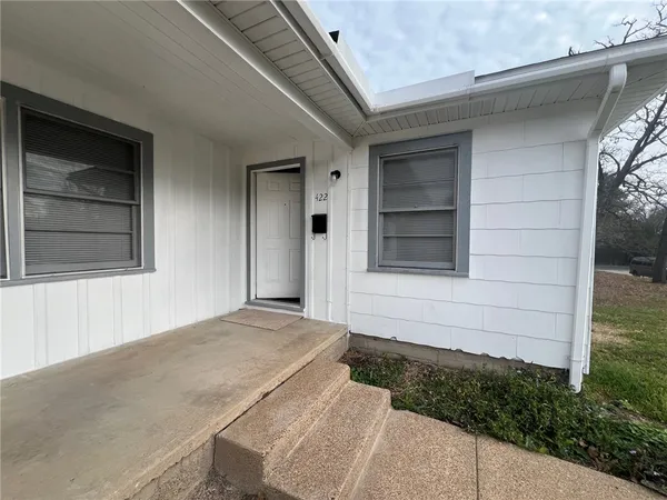 $1,150 | 422 Gilbert Street, Bryan, TX 77801