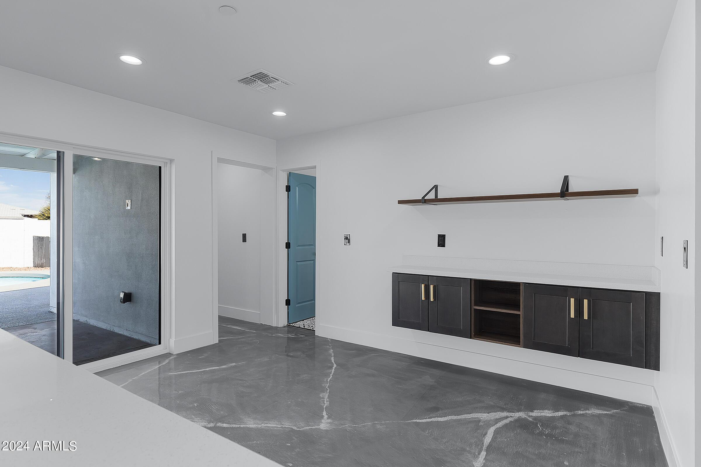 7308 East Granada Road Scottsdale, AZ 85257 - Photo 14 of 39 a view of an empty room with window