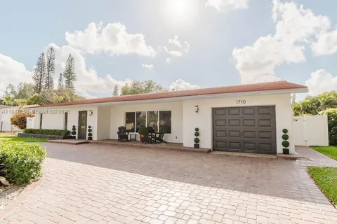 $775,000 | 1710 Northwest 106th Terrace, Pembroke Pines, FL 33026