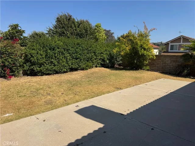 a view of an outdoor space