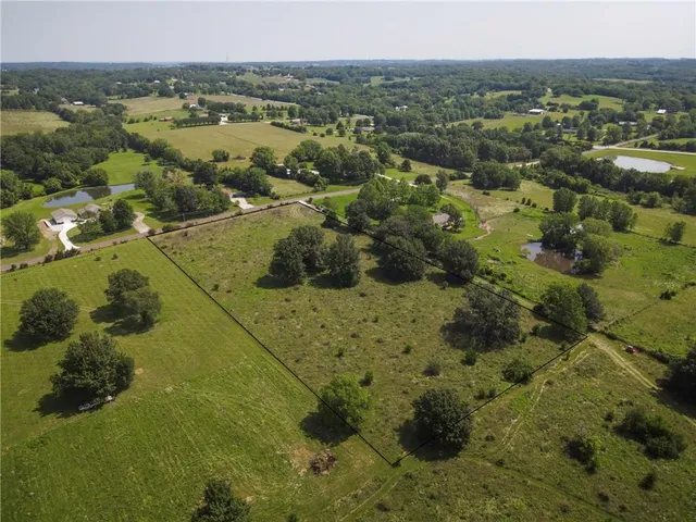 $175,000 | 38301 East Cline Road, Lone Jack, MO 64070