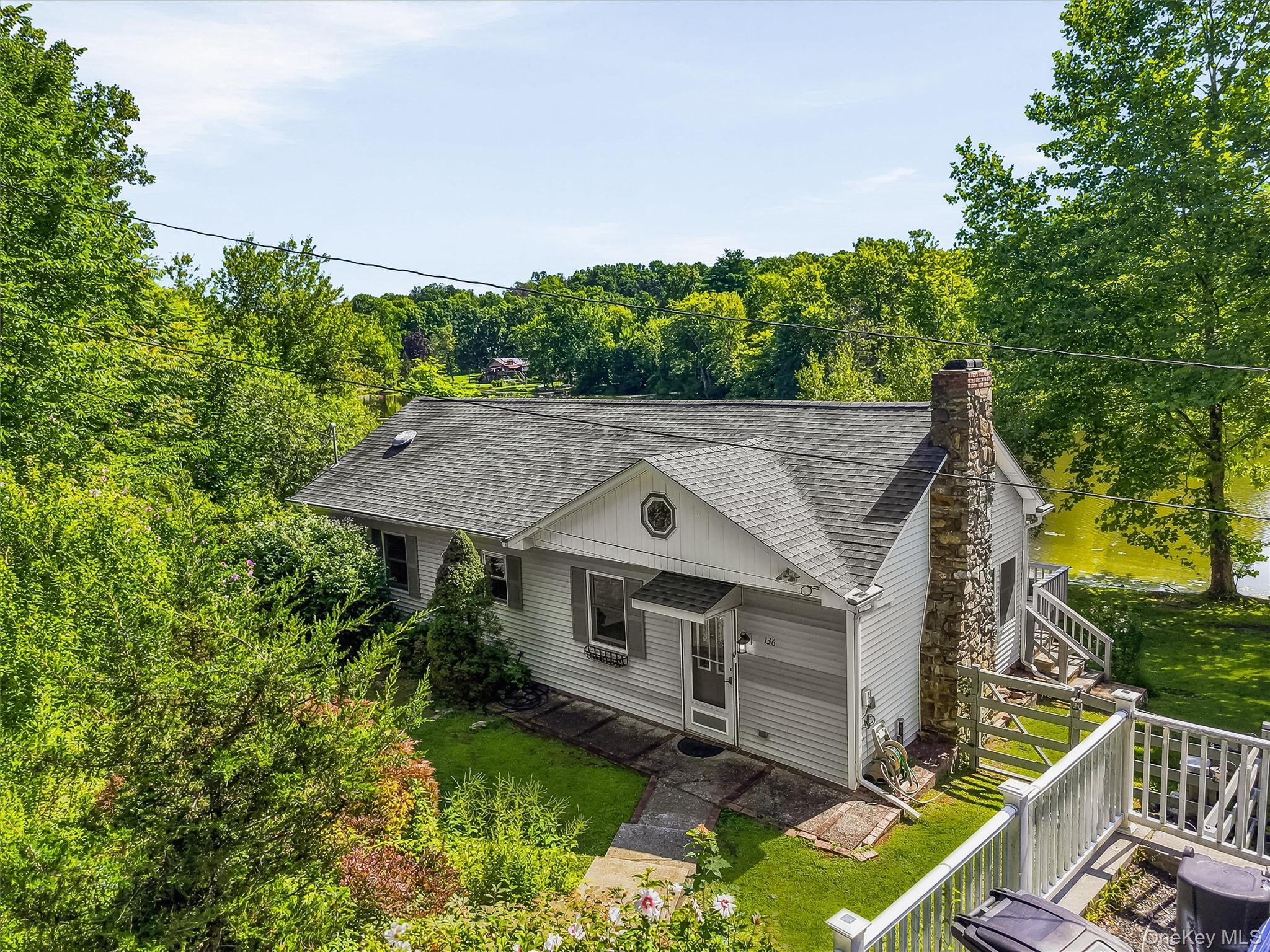 136 Lake Road New Windsor, NY 12553 - Photo 3 of 46 Gallery Image 3