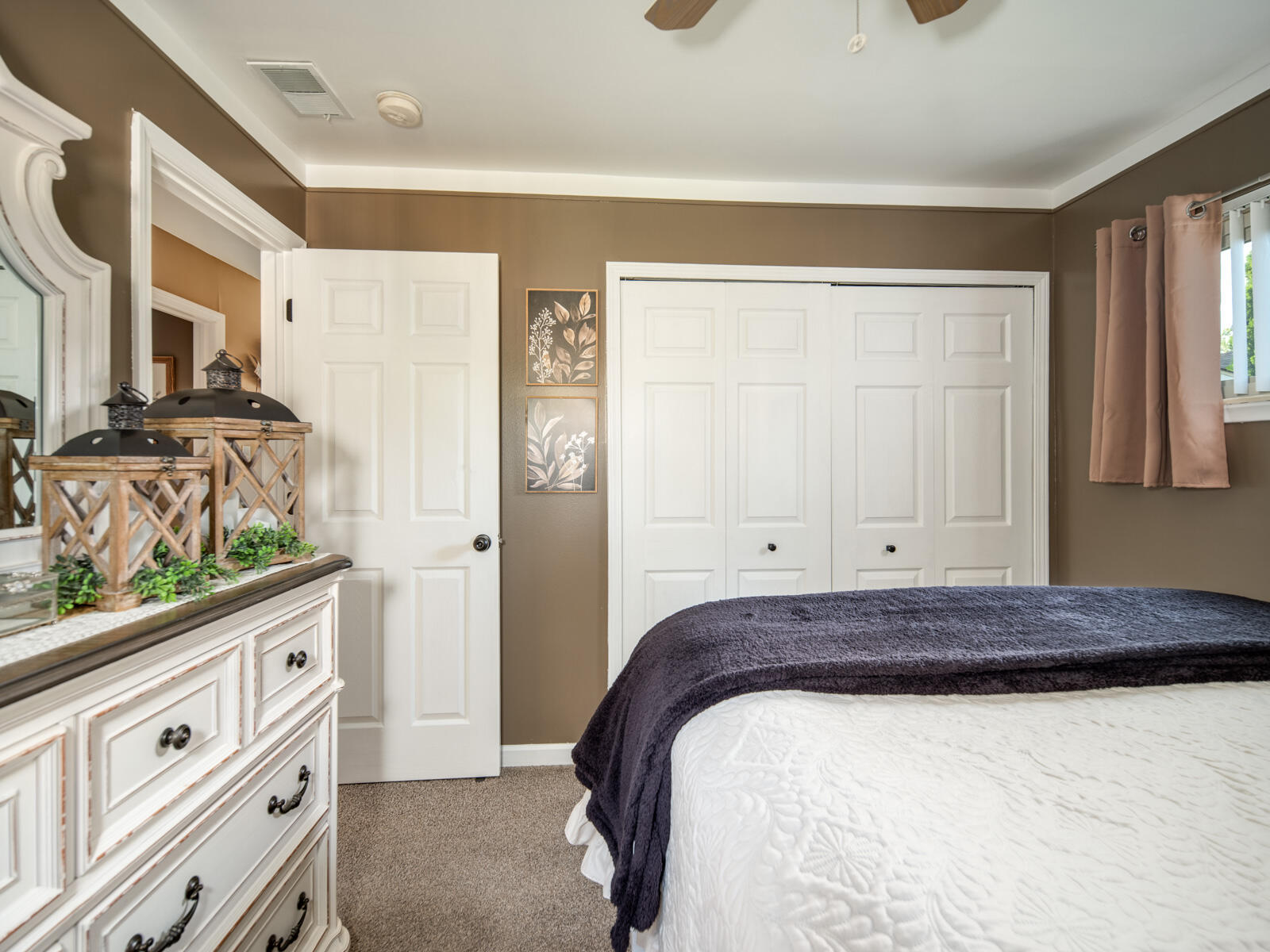 8951 Rackham Street Taylor, MI 48180 - Photo 14 of 29 Primary bedroom