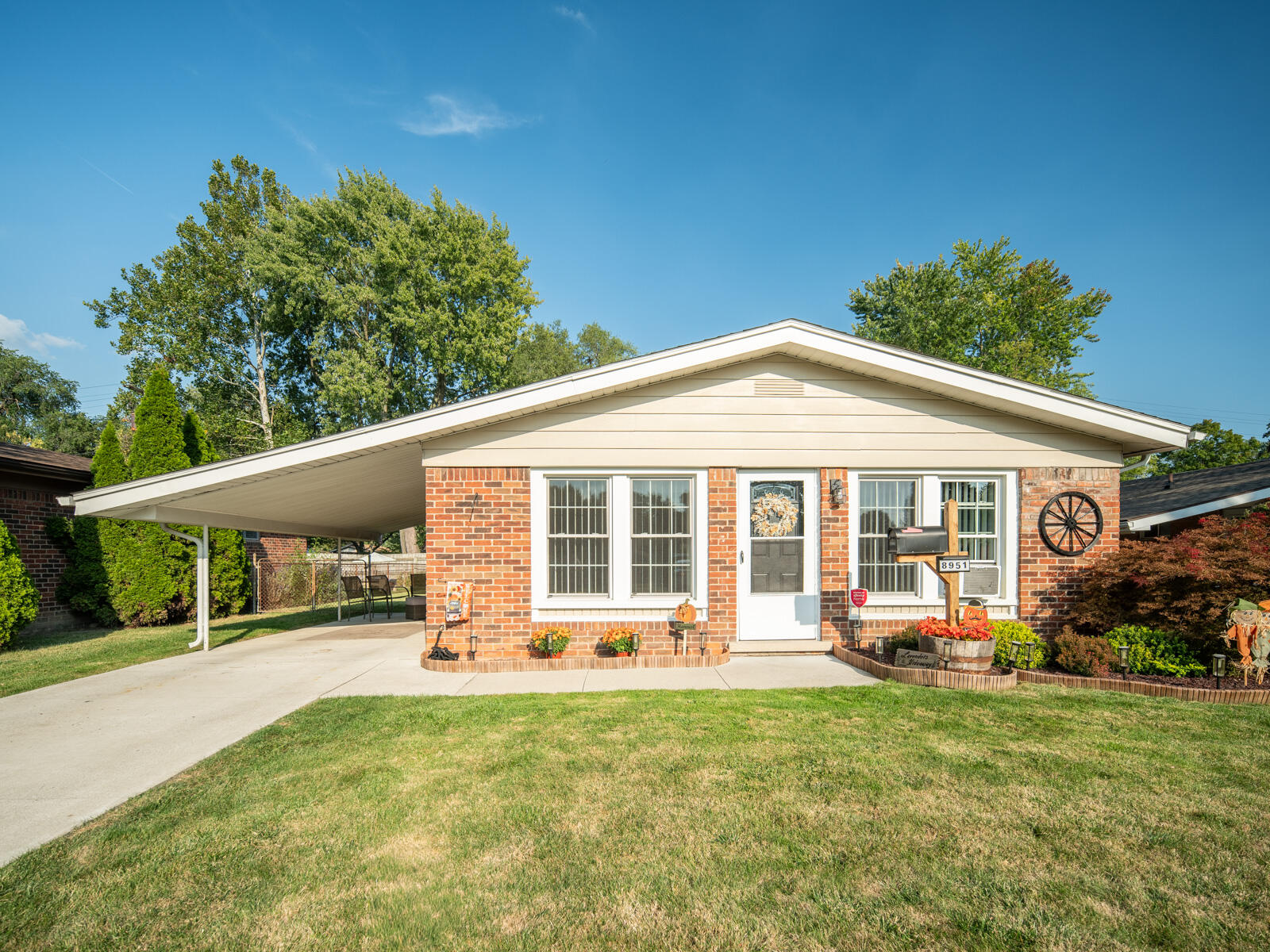 8951 Rackham Street Taylor, MI 48180 - Photo 2 of 29 Move-in Ready
