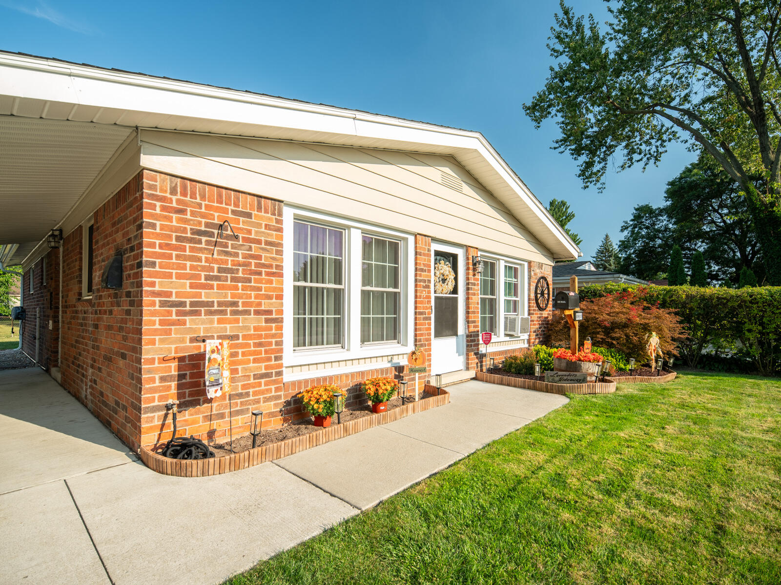 8951 Rackham Street Taylor, MI 48180 - Photo 29 of 29 Come on in!