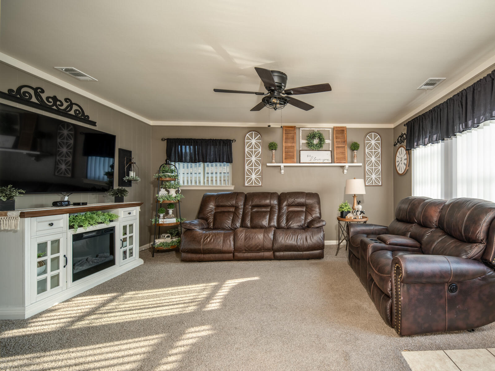 8951 Rackham Street Taylor, MI 48180 - Photo 7 of 29 Spacious Living Room