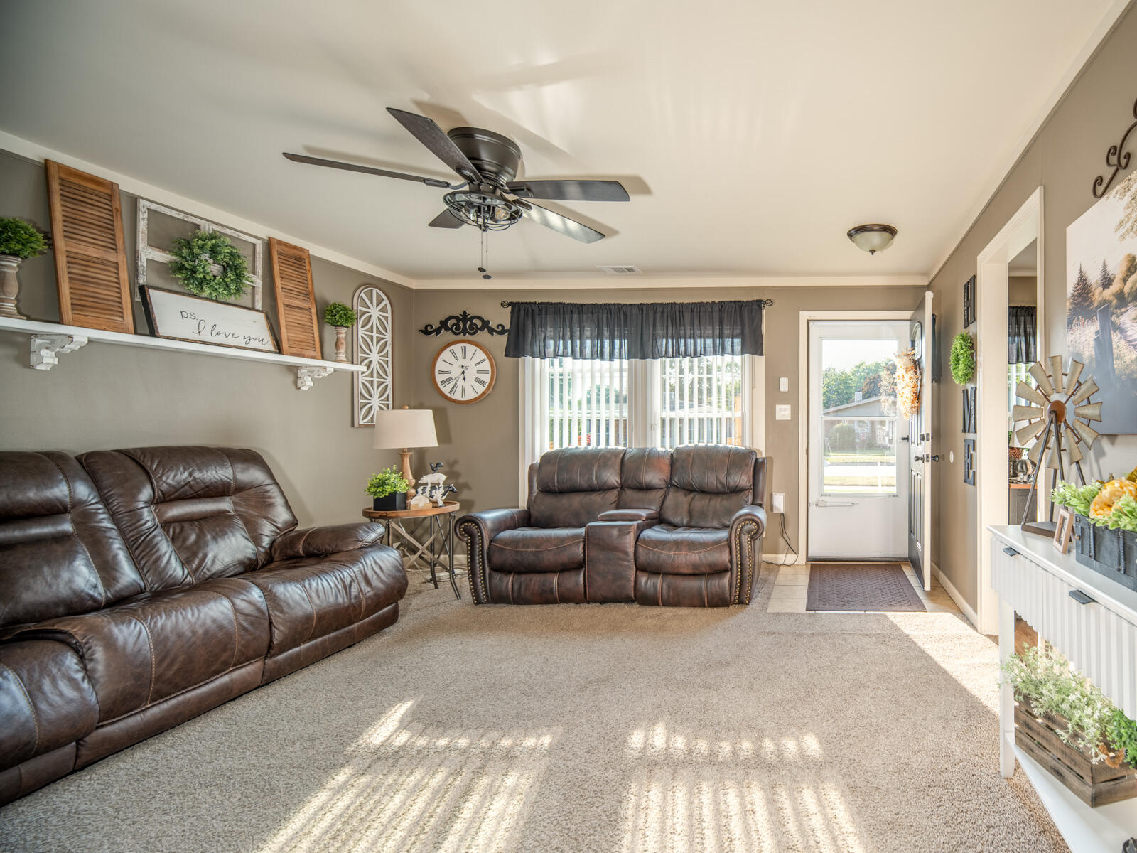 8951 Rackham Street Taylor, MI 48180 - Photo 8 of 29 Bright and sunny