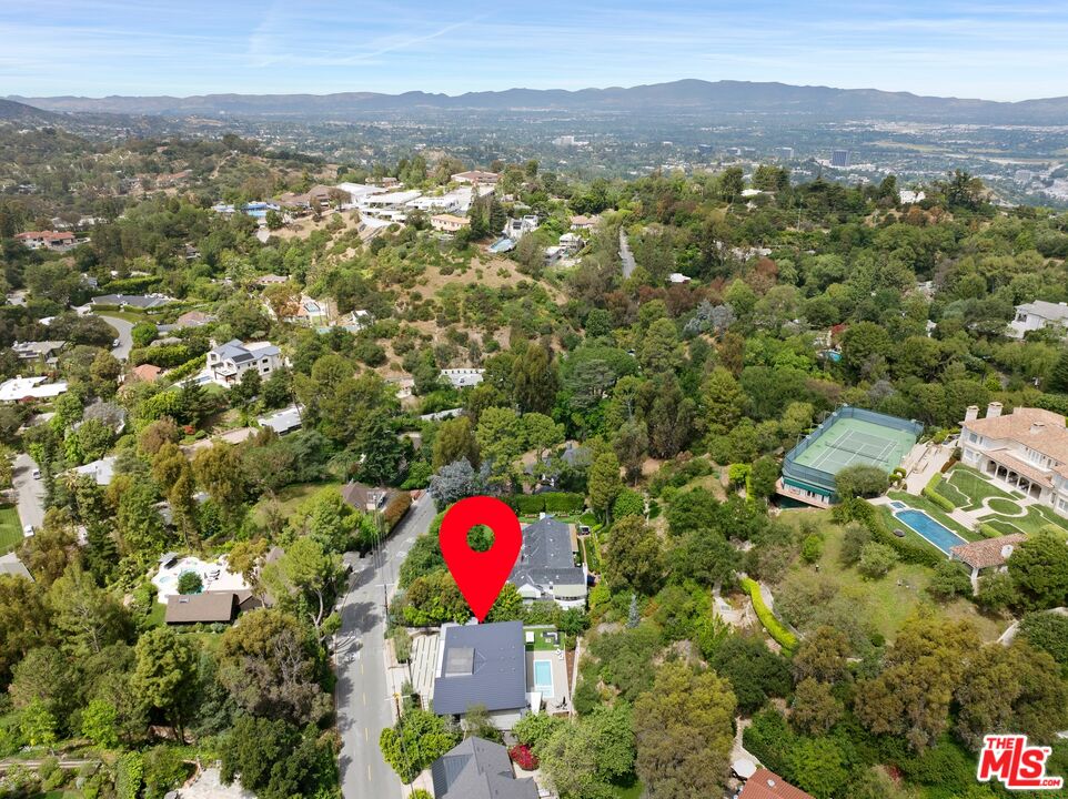 2814 Roscomare Road Los Angeles, CA 90077 - Photo 35 of 36