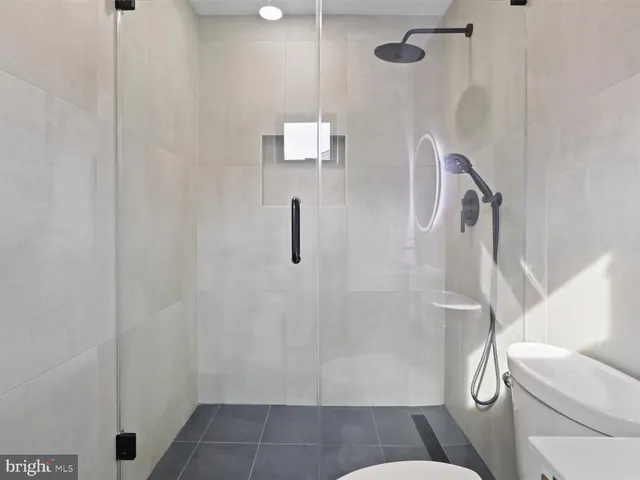 a picture of a bench in the floor