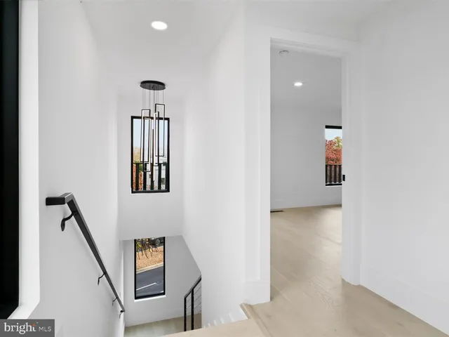 $2,300,000 | 818 North Edgewood Street, Arlington, VA 22201