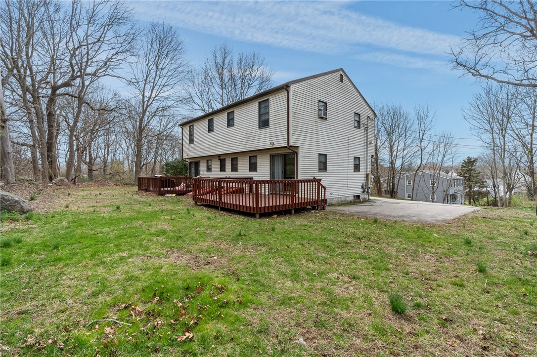 35 Pearl Street Westerly, RI 02891 - Photo 4 of 33