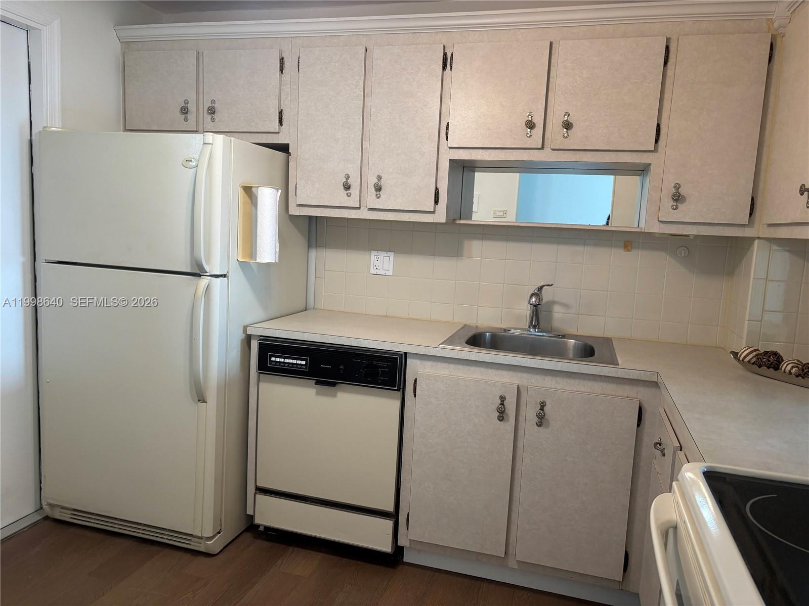 200 Ashbury Road, Unit 312 Hollywood, FL 33024 - Photo 4 of 37