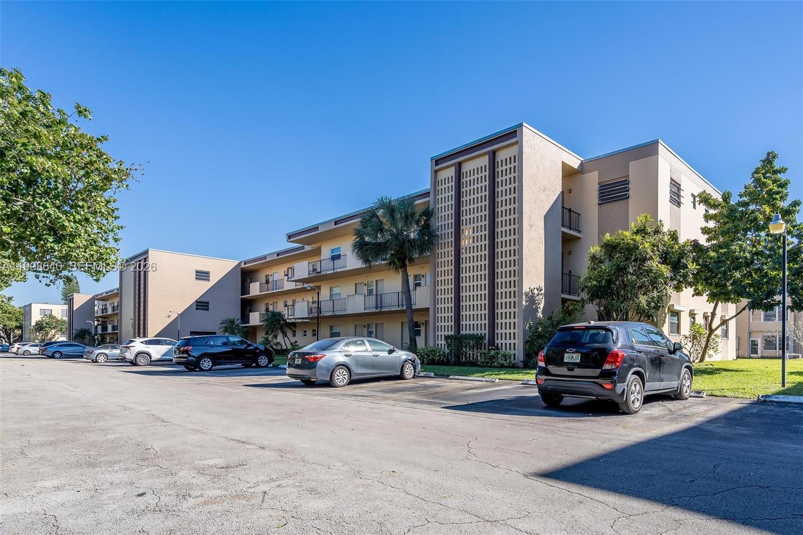 200 Ashbury Road, Unit 312 Hollywood, FL 33024 - Photo 5 of 37