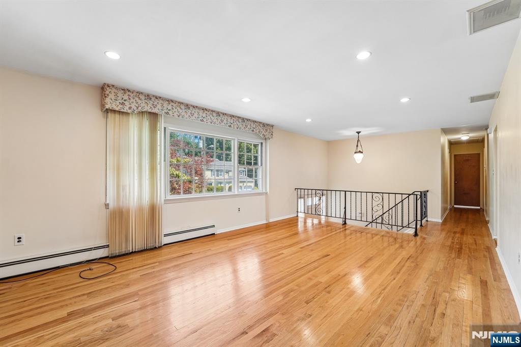 41-57 Rys Terrace Fair Lawn, NJ 07410 - Photo 8 of 32