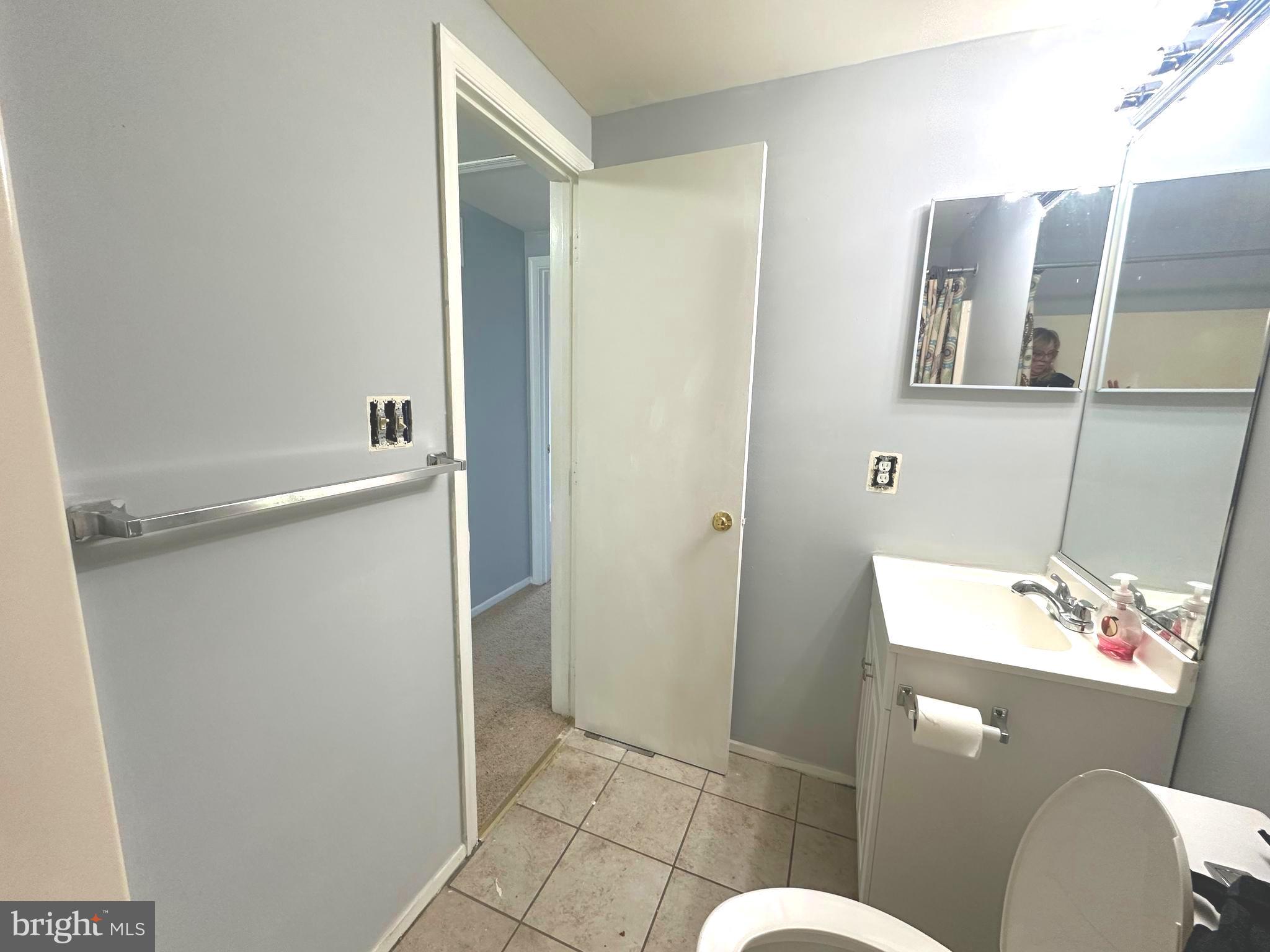 3426 Round Road Baltimore, MD 21225 - Photo 27 of 38 Shared Bath