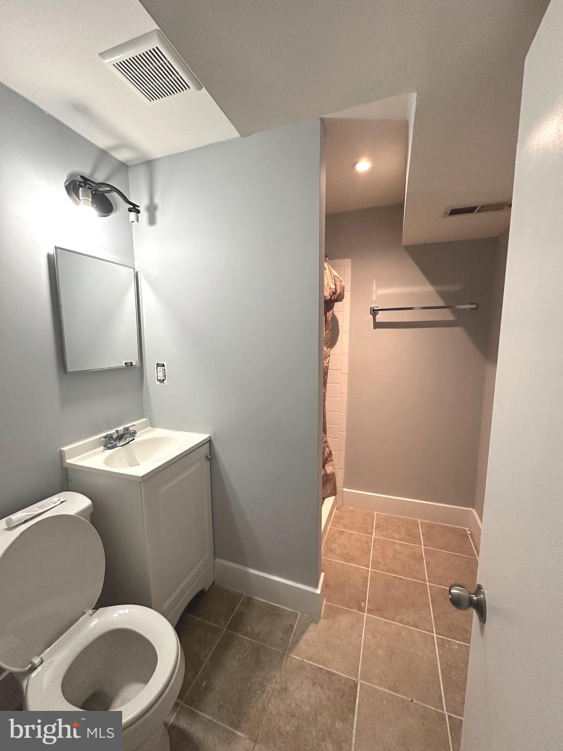3426 Round Road Baltimore, MD 21225 - Photo 31 of 38 Full Bath /Basement