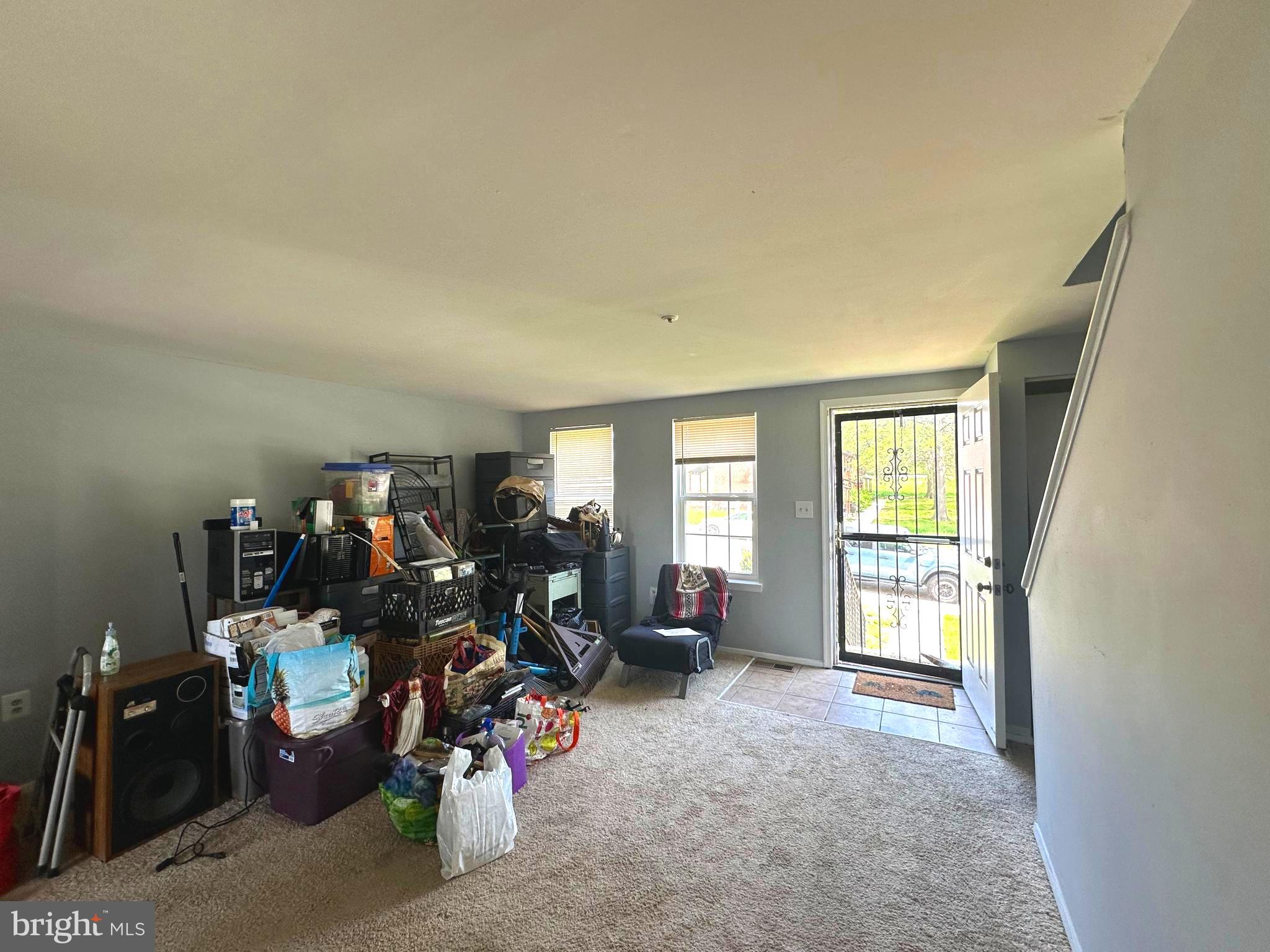 3426 Round Road Baltimore, MD 21225 - Photo 4 of 38 Living Room