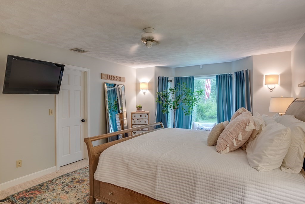 101 Davis Road Bedford, MA 01730 - Photo 14 of 42