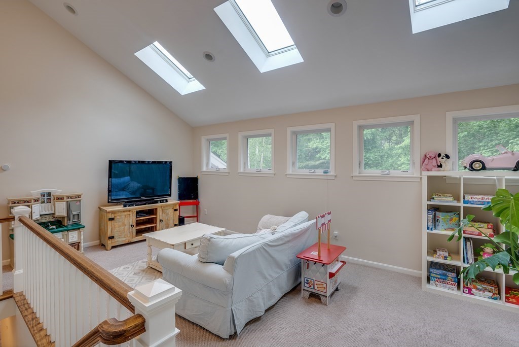 101 Davis Road Bedford, MA 01730 - Photo 25 of 42